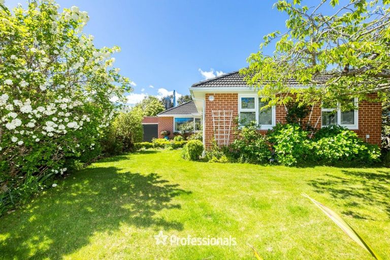 Photo of property in 37 Sunbrae Drive, Silverstream, Upper Hutt, 5019
