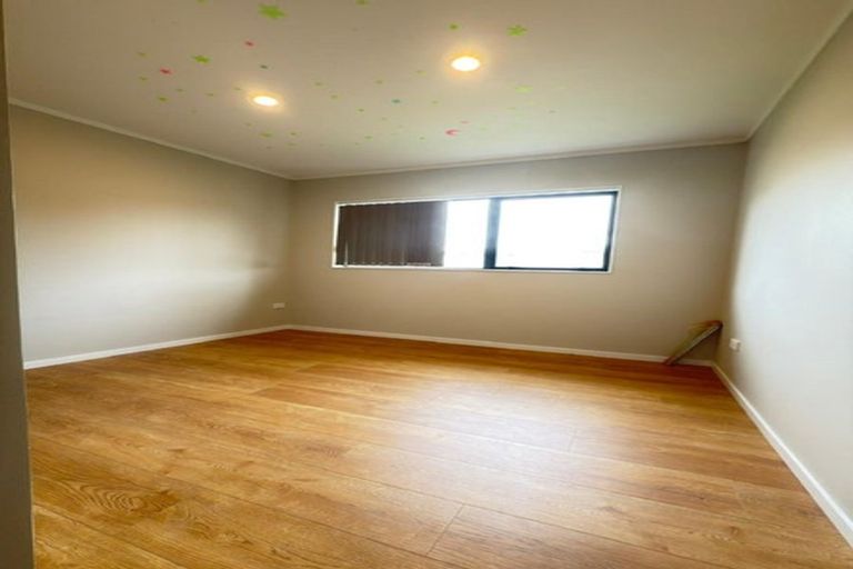 Photo of property in 20 Imperial Place, Henderson, Auckland, 0612