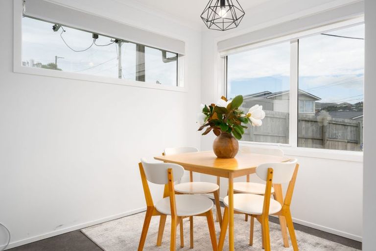 Photo of property in 48 Mark Avenue, Paparangi, Wellington, 6037