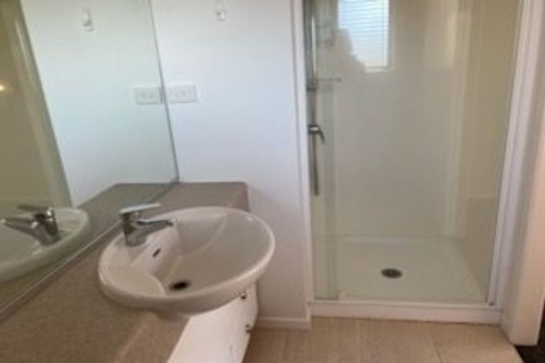 Photo of property in 11 Waller Avenue, Bucklands Beach, Auckland, 2012