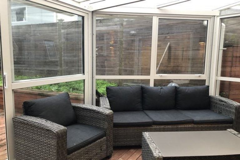 Photo of property in 25a Schnapper Rock Road, Greenhithe, Auckland, 0632