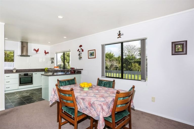 Photo of property in 150 Kaipara Road, Papakura, 2582