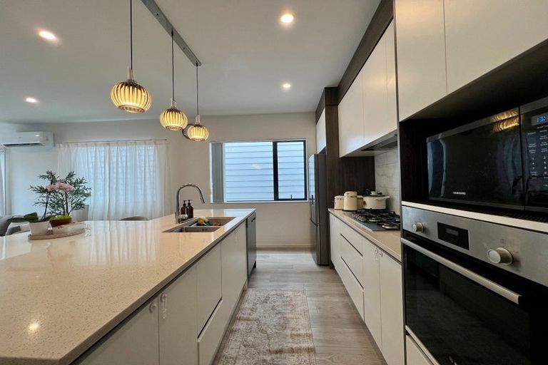 Photo of property in 12 Kairakau Street, Takanini, 2110
