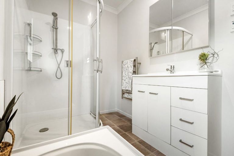 Photo of property in 17 Greenock Road, Ranui, Auckland, 0612