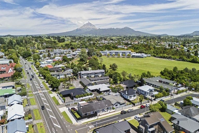 Photo of property in 3/220 Coronation Avenue, Welbourn, New Plymouth, 4310