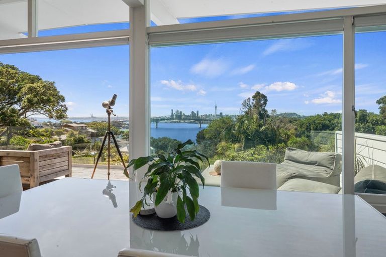 Photo of property in 24 Bridge View Road, Birkenhead, Auckland, 0626