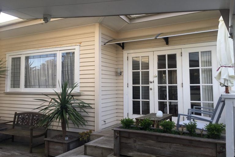 Photo of property in 81 Bay Street, Red Beach, 0932