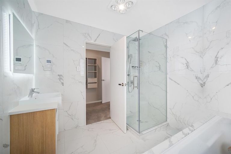 Photo of property in 47 Drumbuoy Drive, Flat Bush, Auckland, 2019