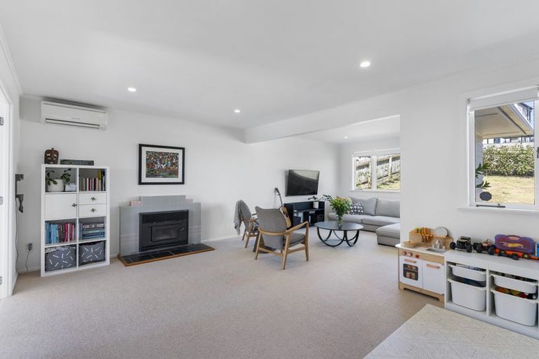 Photo of property in 1/23 Stanley Road, Glenfield, Auckland, 0629
