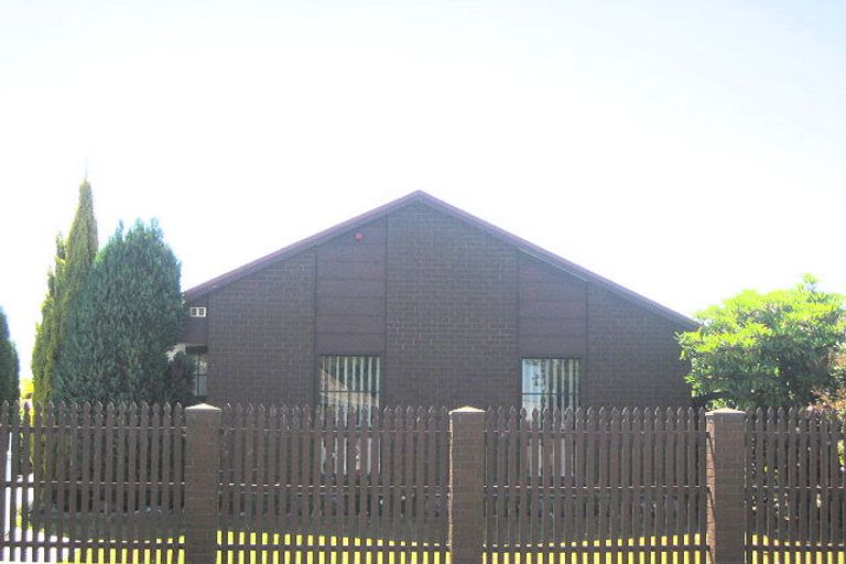 Photo of property in 75 Arcon Drive, Broomfield, Christchurch, 8042