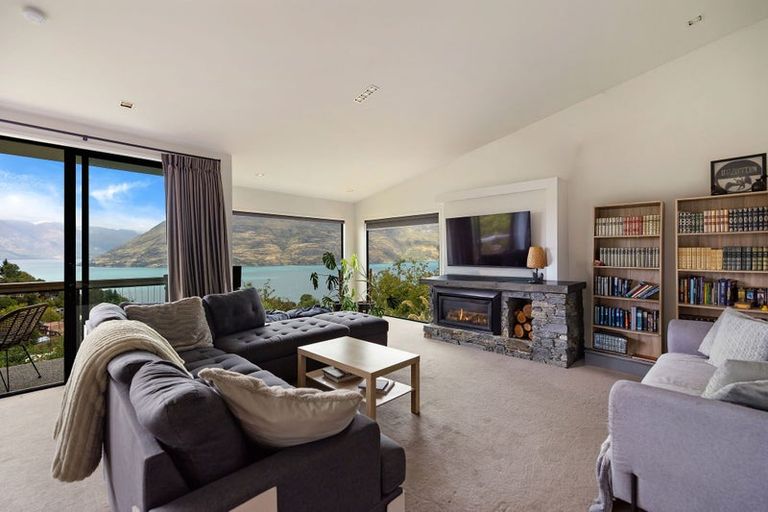 Photo of property in 40 Dart Place, Fernhill, Queenstown, 9300