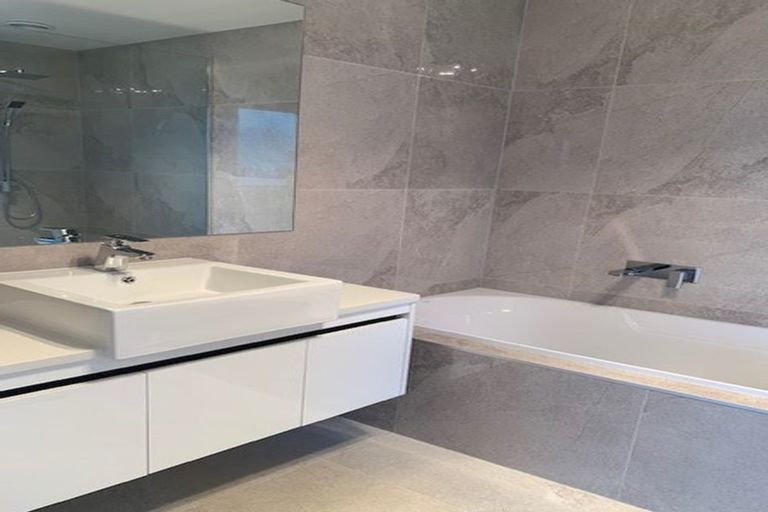 Photo of property in 17 Casheltown Way, Flat Bush, Auckland, 2019