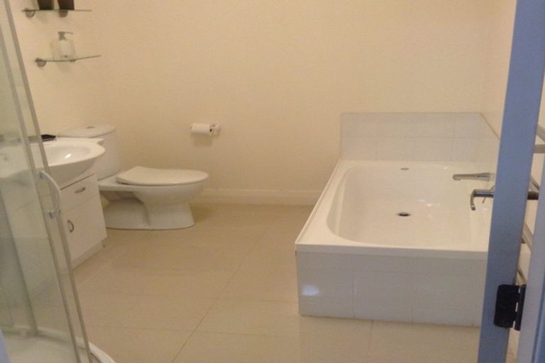 Photo of property in 2b Wilkinson Street, Oriental Bay, Wellington, 6011