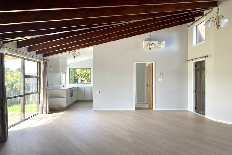 Photo of property in 69 Sunny Crescent, Huapai, Kumeu, 0810
