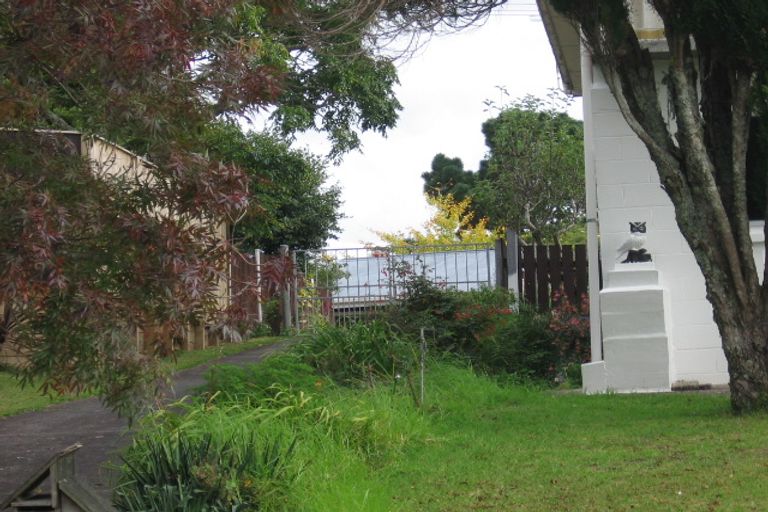 Photo of property in 64 Daffodil Street, Titirangi, Auckland, 0604