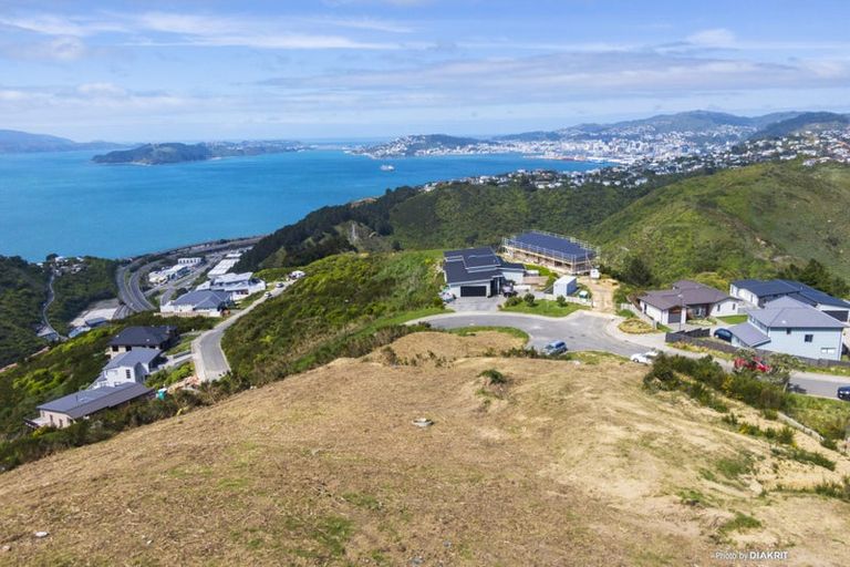 Photo of property in 11 Grumman Lane, Newlands, Wellington, 6037