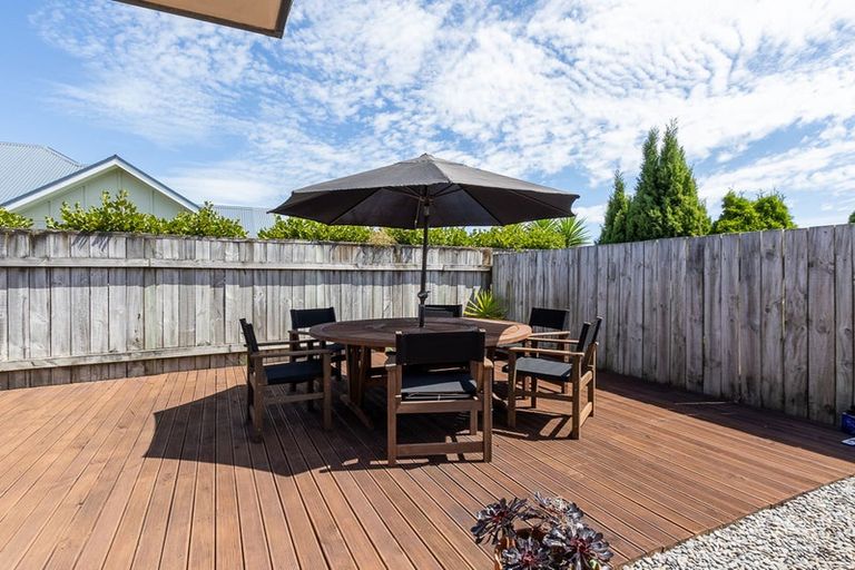 Photo of property in 14 Barrett Drive, Waikanae Beach, Waikanae, 5036
