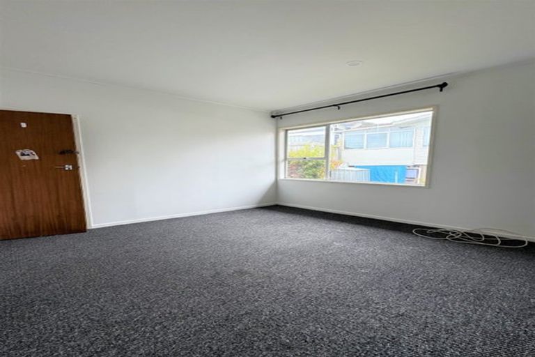 Photo of property in 4 Tawavale Crescent, Totara Vale, Auckland, 0629