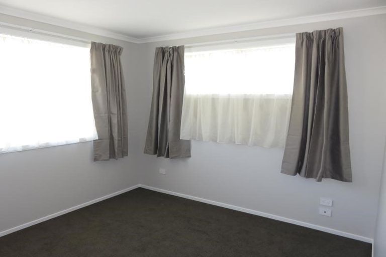 Photo of property in 102 Melksham Drive, Churton Park, Wellington, 6037