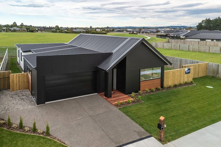 Photo of property in 18 Plover Avenue, Amberley, 7410