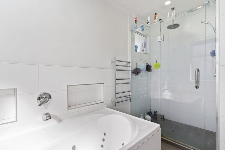 Photo of property in 30 Gardner Avenue, New Lynn, Auckland, 0600