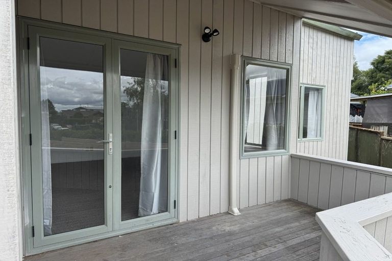 Photo of property in 19 Gilbass Avenue, Hamilton Lake, Hamilton, 3204