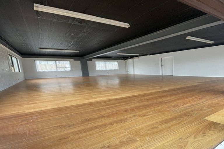 Photo of property in 226 Henderson Valley Road, Henderson, Auckland, 0612