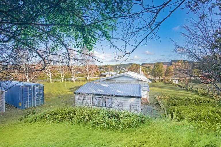 Photo of property in 9 Blake Street, Porangahau, 4291