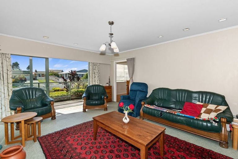 Photo of property in 15 Te Paka Crescent, Te Kamo, Whangarei, 0112