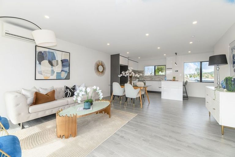 Photo of property in 3/7 Ranui Station Road, Ranui, Auckland, 0612