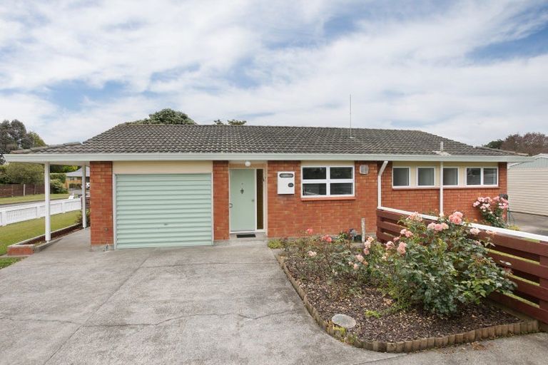 Photo of property in 4 Walker Crescent, Bulls, 4818