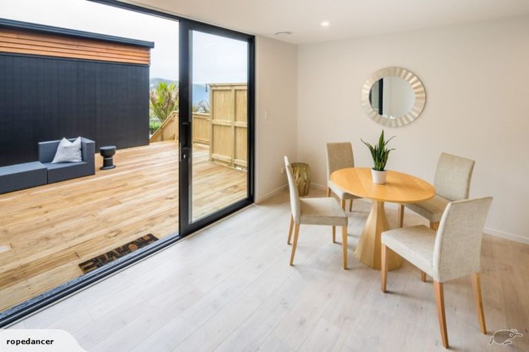 Photo of property in 14 Appleton Place, Karori, Wellington, 6012