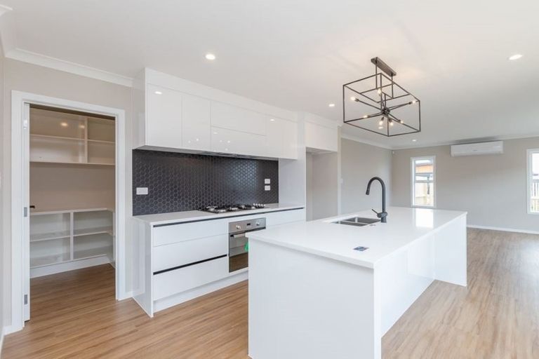 Photo of property in 8 Lavinias Way, Chartwell, Hamilton, 3210