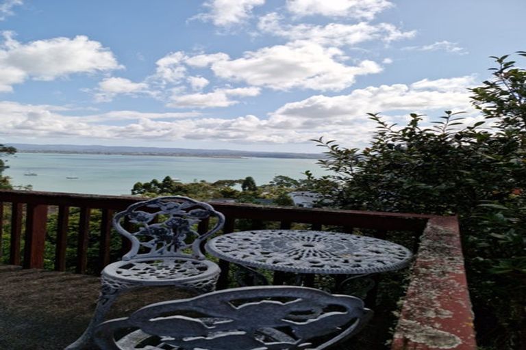 Photo of property in 4 Mayall Avenue, Beach Haven, Auckland, 0626