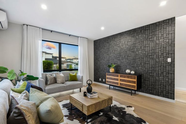 Photo of property in 55 Godfrey Drive, Orewa, 0931
