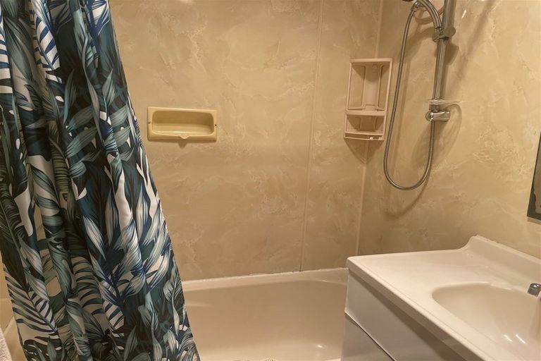 Photo of property in 2/191 Don Buck Road, Massey, Auckland, 0614