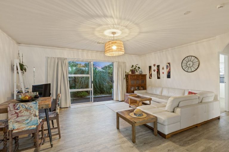 Photo of property in 1/73 Florence Avenue, Orewa, 0931