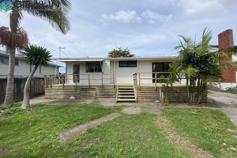 Photo of property in 101 Matipo Road, Te Atatu Peninsula, Auckland, 0610