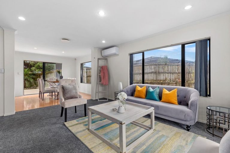 Photo of property in 16 Innisowen Place, Flat Bush, Auckland, 2019