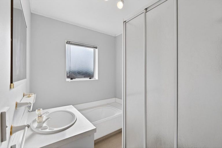 Photo of property in 58b Whiting Crescent, Greenmeadows, Napier, 4112