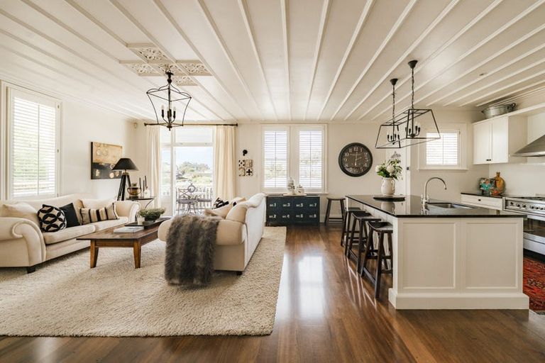 Photo of property in 31 Richmond Avenue, Northcote Point, Auckland, 0627