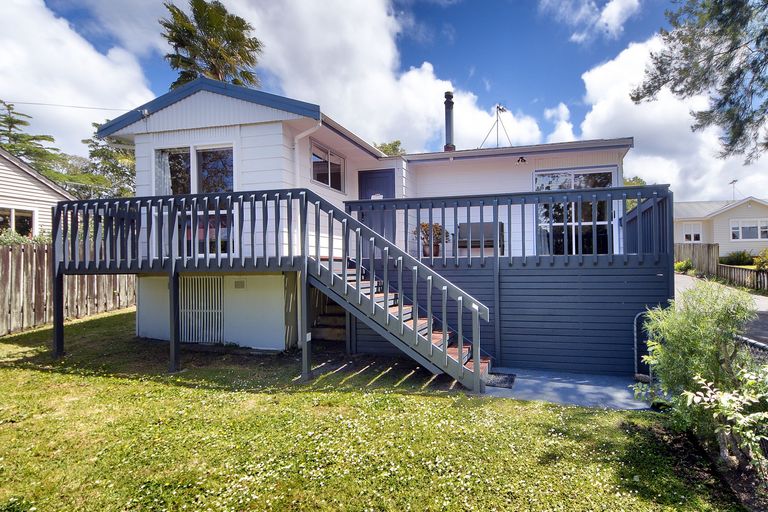 Photo of property in 103 Konini Road, Titirangi, Auckland, 0604