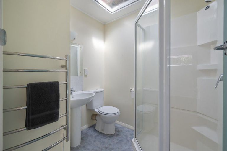 Photo of property in 393 Aokautere Drive, Aokautere, Palmerston North, 4471