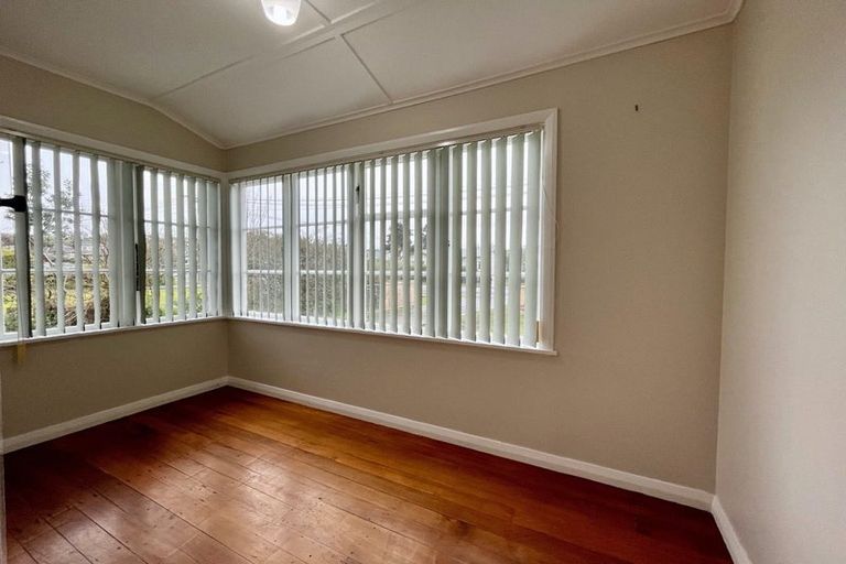 Photo of property in 2 Giesen Road, Feilding, 4702