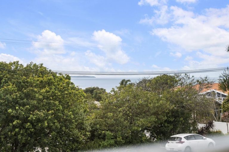 Photo of property in 562a Beach Road, Rothesay Bay, Auckland, 0630