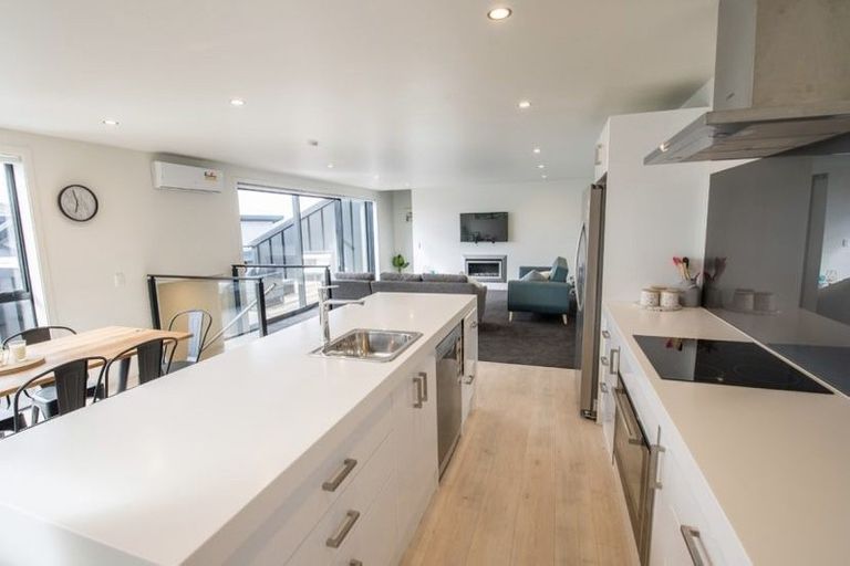 Photo of property in 11b Saint Peters Place, Queenstown, 9300