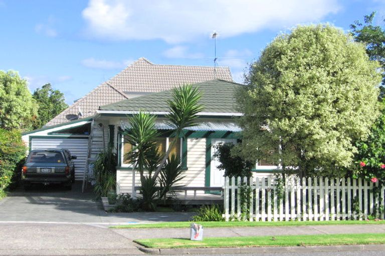 Photo of property in 1/11 Morrow Avenue, Bucklands Beach, Auckland, 2012
