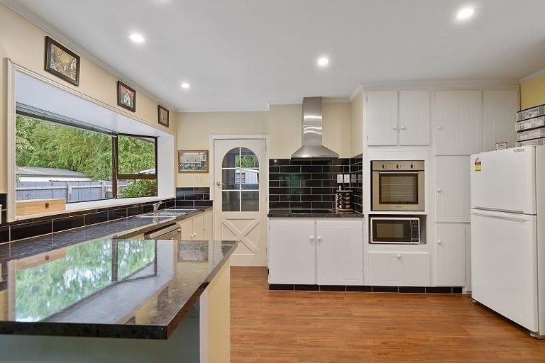 Photo of property in 2391 Homebush Road, Coalgate, 7673