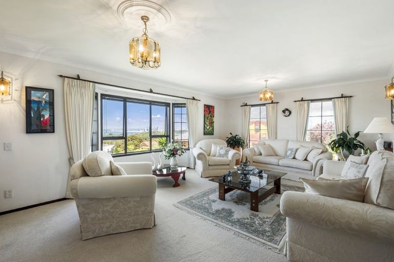 Photo of property in 32 Onetaunga Road, Chatswood, Auckland, 0626