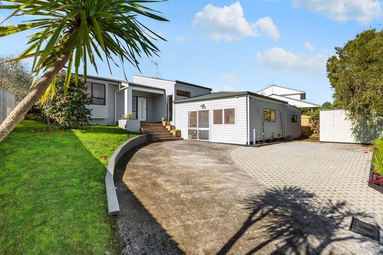 Photo of property in 13 Centorian Drive, Windsor Park, Auckland, 0632